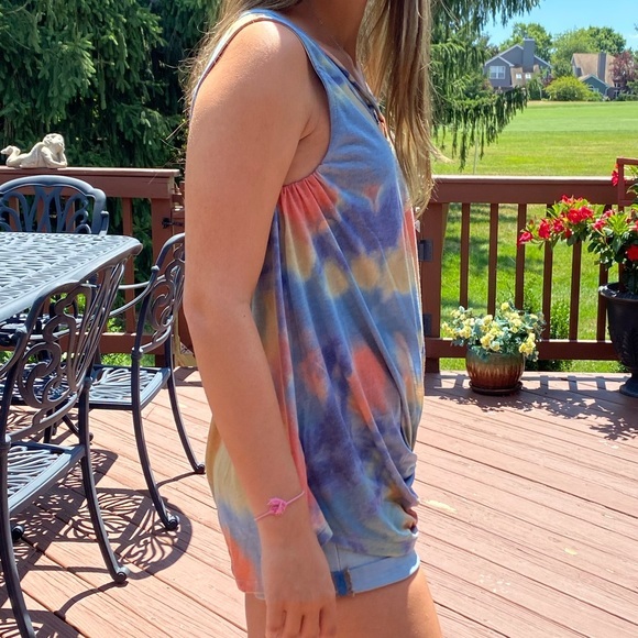 🍭TIE DYE FRONT KNOT SLEEVELESS TOP - Picture 4 of 6